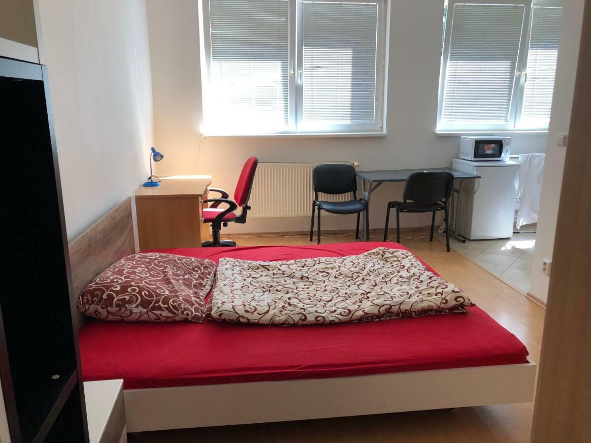 Moonstreet Apartments Bratislava Eksteriør billede